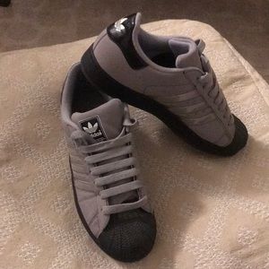 Men’s Adidas Shell top sneakers